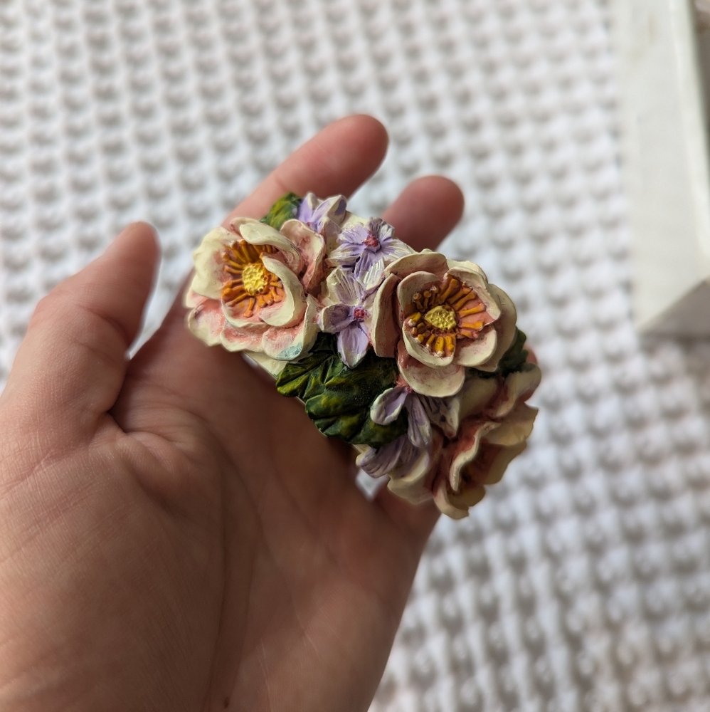 Floral Resin Peony Weavetex Napkin Rings (Set of 4)